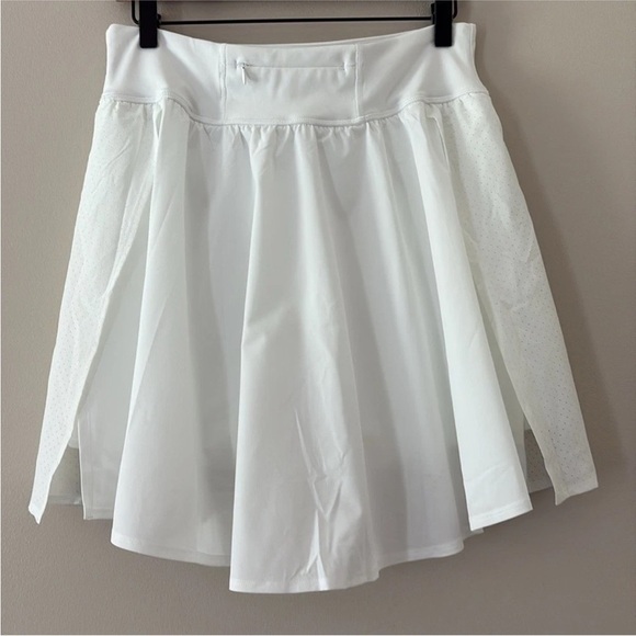 Spanx Get Moving Skort 17" Booty Boost Short White Womens Size M - Picture 10 of 12